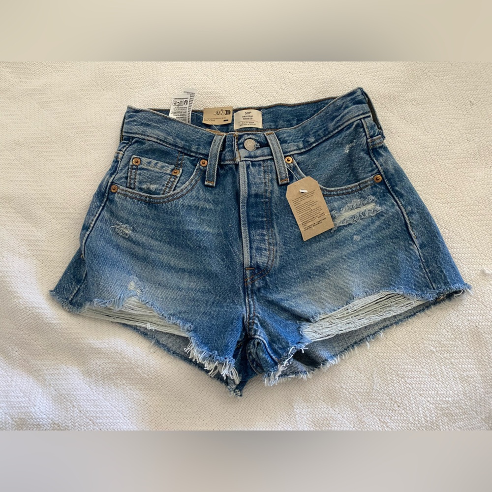 🖤 NWT Levi's Distressed High-Rise Denim Shorts w/tags - Picture 8 of 8